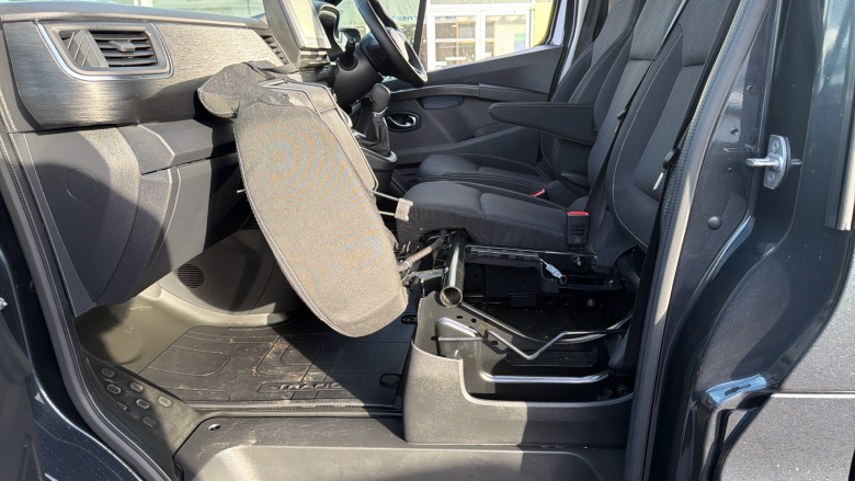 Renault Trafic Swb Diesel SL30 Blue dCi 170 Extra Sport [Safety] Van EDC